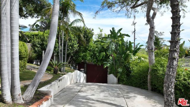 1215 Hilldale, Los Angeles, CA 90069