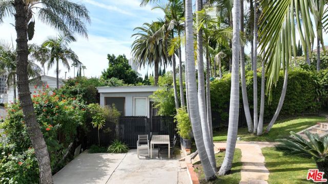 1215 Hilldale, Los Angeles, CA 90069