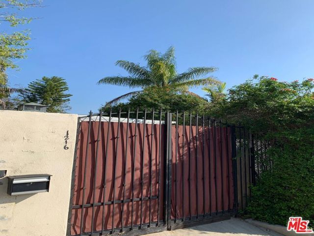 1215 Hilldale, Los Angeles, CA 90069