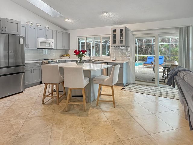 117 Hinchman Avenue, Sebastian, FL 32958