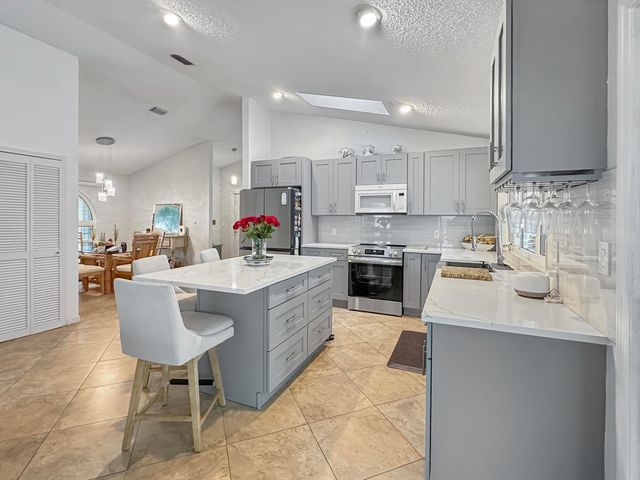 117 Hinchman Avenue, Sebastian, FL 32958