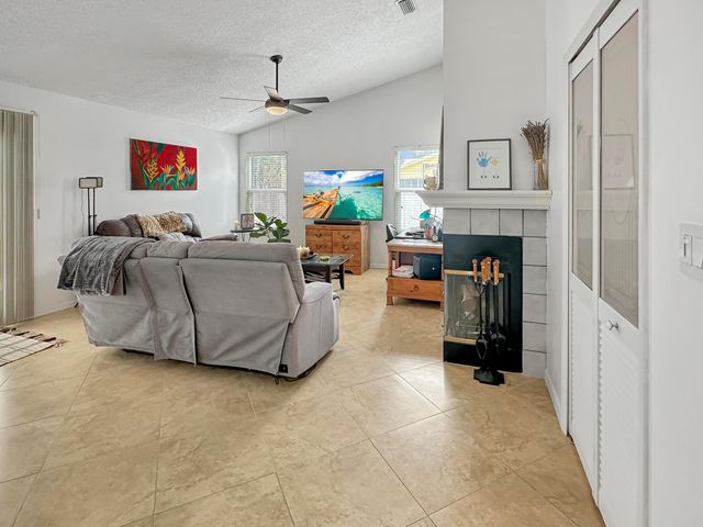 117 Hinchman Avenue, Sebastian, FL 32958