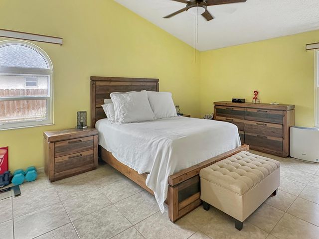 117 Hinchman Avenue, Sebastian, FL 32958