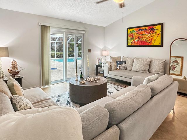 117 Hinchman Avenue, Sebastian, FL 32958