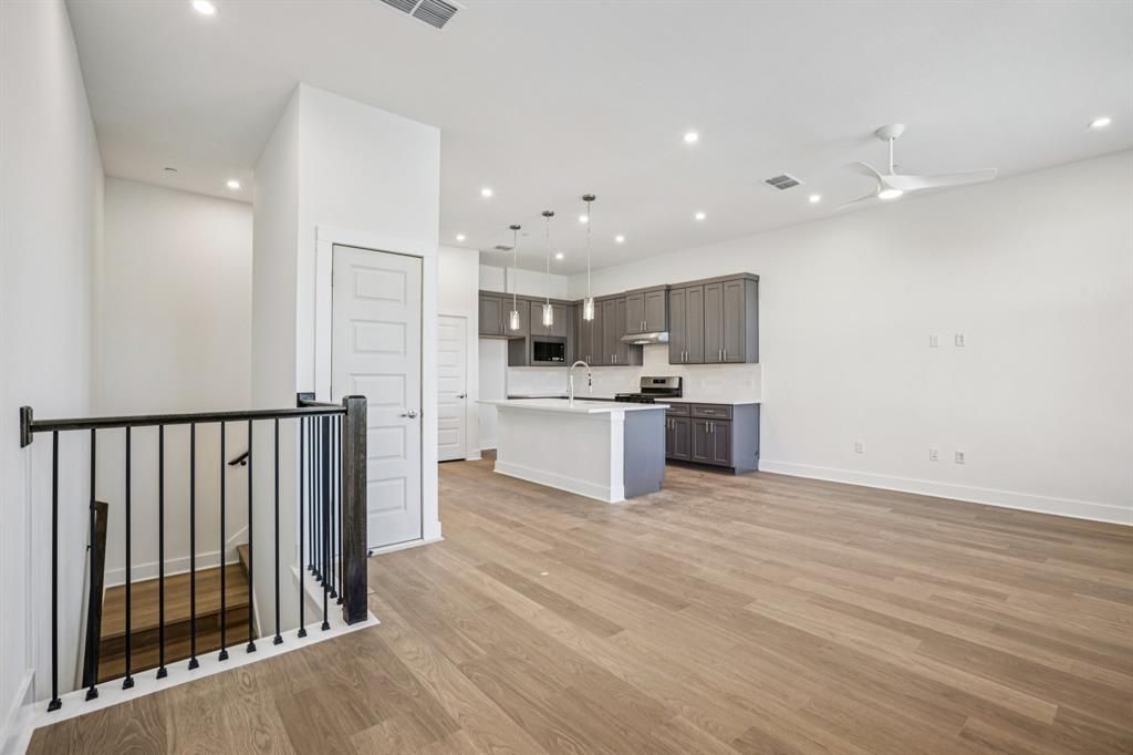 200 W 56th ST 8102, Austin, TX 78751