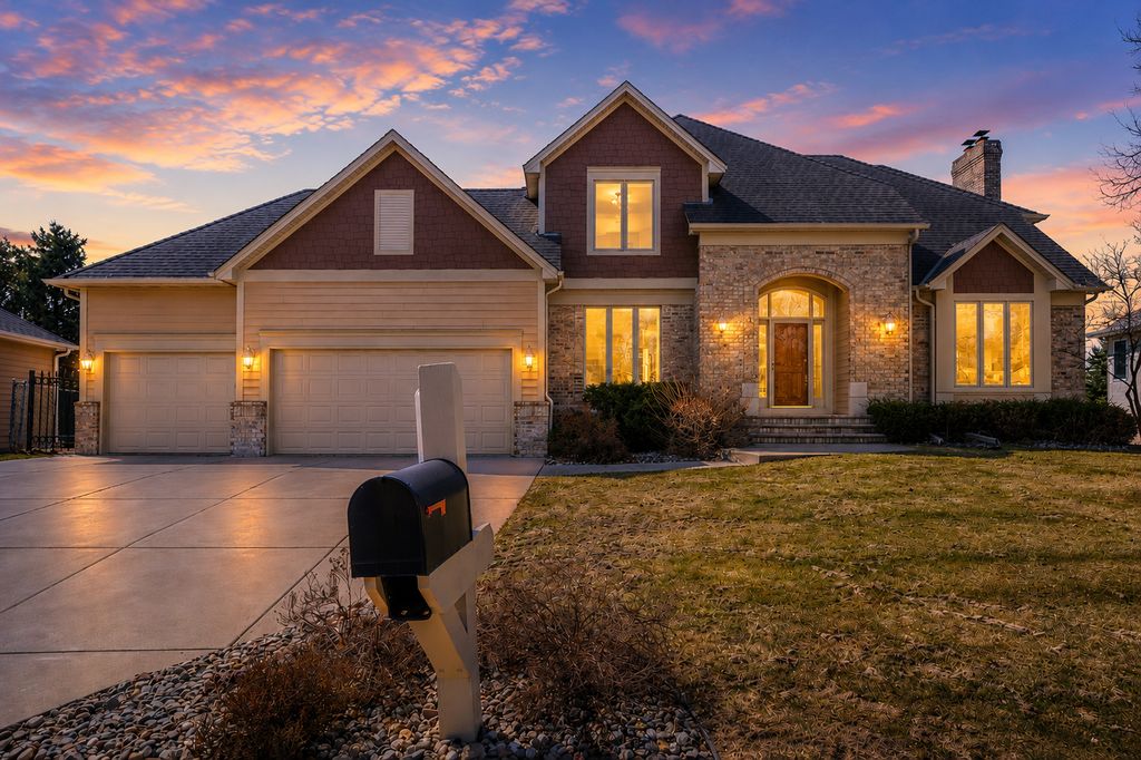7628 Auto Club Circle, Bloomington, MN 55438