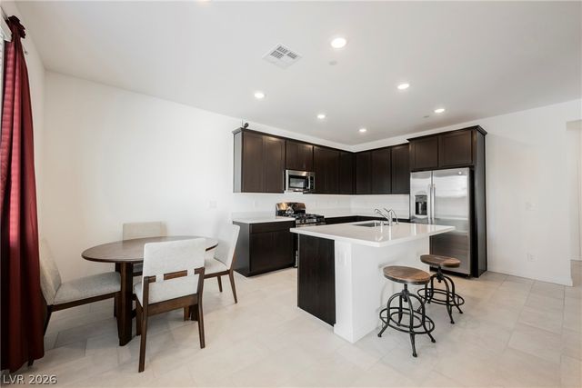 1048 Gabriela Ridge Lane, Henderson, NV 89002