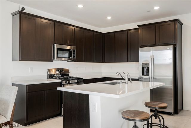 1048 Gabriela Ridge Lane, Henderson, NV 89002