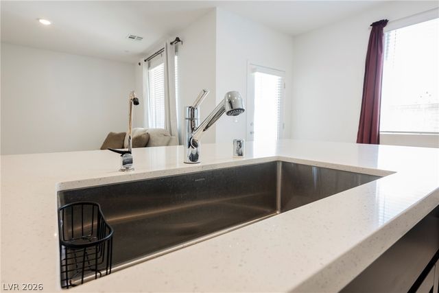 1048 Gabriela Ridge Lane, Henderson, NV 89002