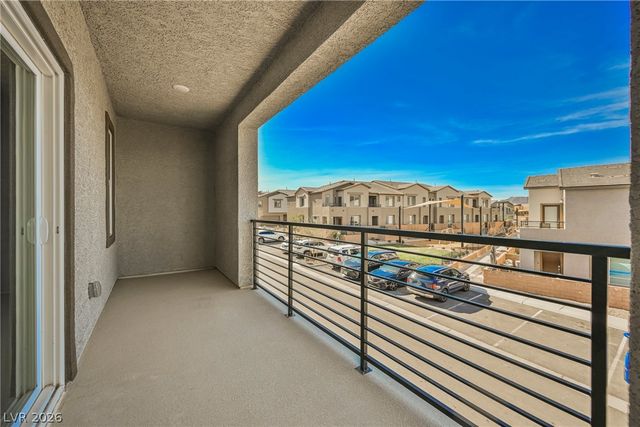 1048 Gabriela Ridge Lane, Henderson, NV 89002