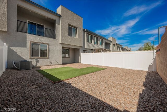 1048 Gabriela Ridge Lane, Henderson, NV 89002