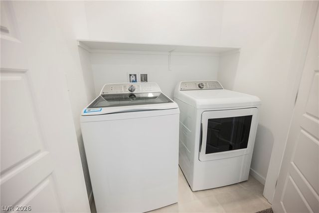 1048 Gabriela Ridge Lane, Henderson, NV 89002