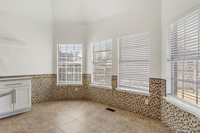 8524 S 99th East Avenue, Tulsa, OK 74133