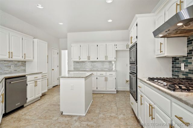 8524 S 99th East Avenue, Tulsa, OK 74133