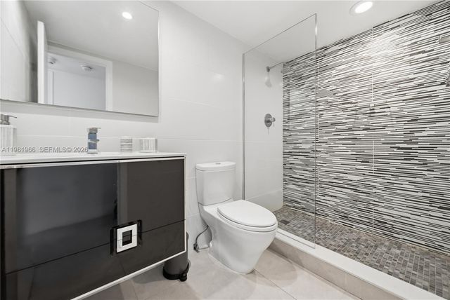 5750 Collins Ave 4F, Miami Beach, FL 33140