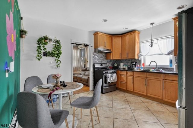 408 E Union Ave, Bound Brook Boro, NJ 08805