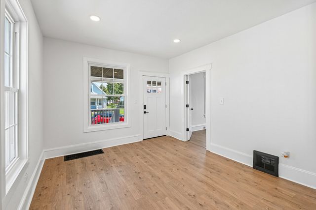 411 Leach Avenue, Joliet, IL 60432
