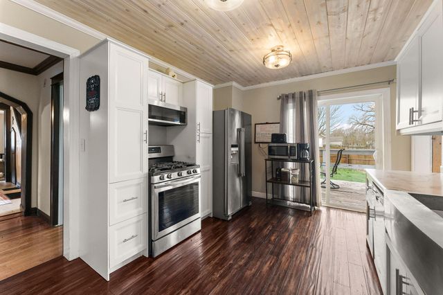 204 S 1st Street, Kentland, IN 47951