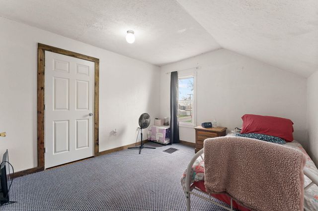 204 S 1st Street, Kentland, IN 47951