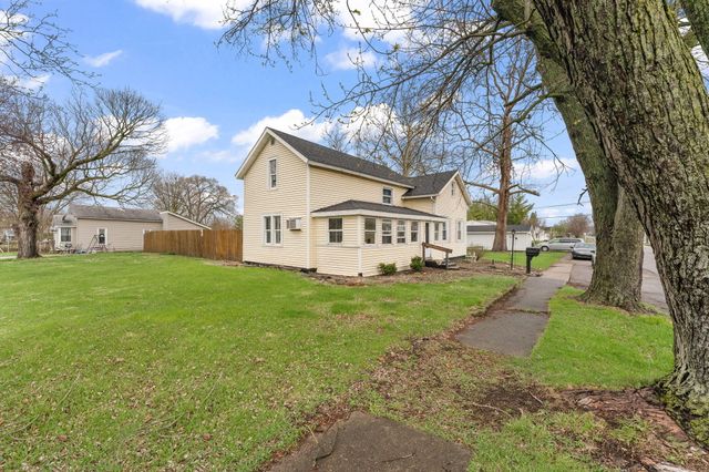 204 S 1st Street, Kentland, IN 47951