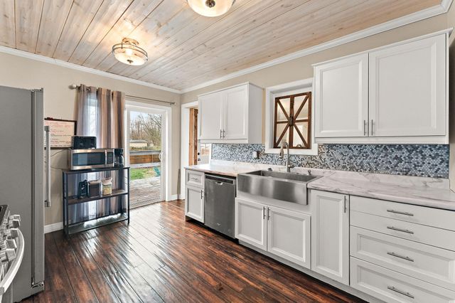 204 S 1st Street, Kentland, IN 47951