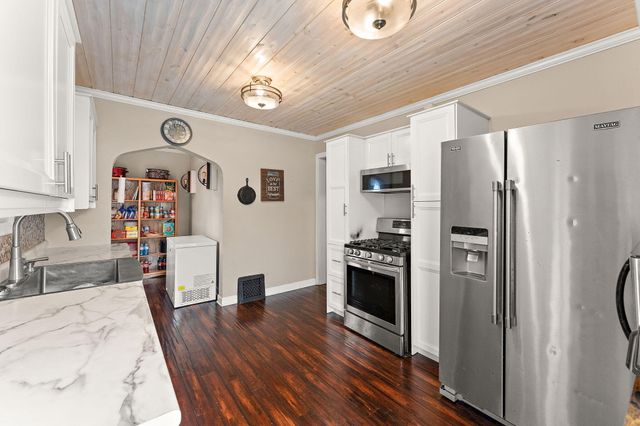 204 S 1st Street, Kentland, IN 47951