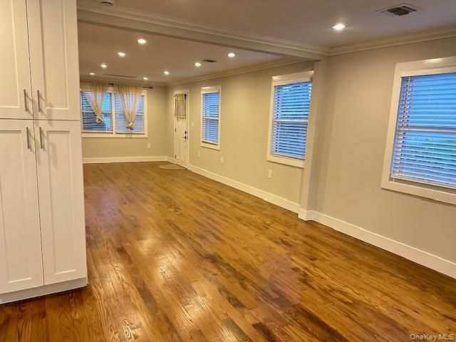 23 West Drive, Port Washington, NY 11050