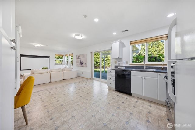 23410 SE 160th Place, Issaquah, WA 98027