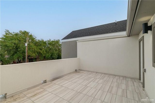 5604 N Crown Point, Pharr, TX 78577