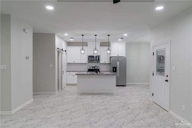 5604 N Crown Point, Pharr, TX 78577