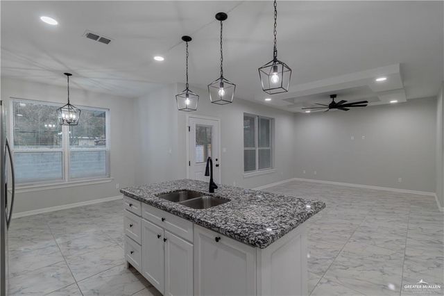 5604 N Crown Point, Pharr, TX 78577