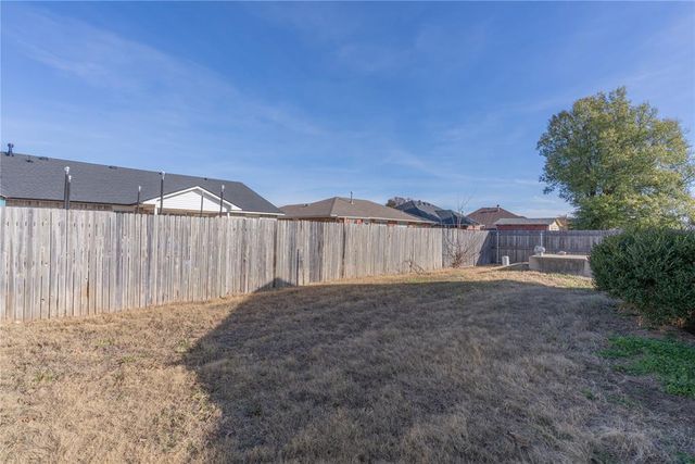957 N Windermere Drive, Moore, OK 73160