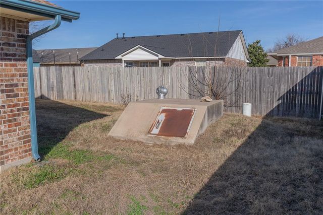 957 N Windermere Drive, Moore, OK 73160