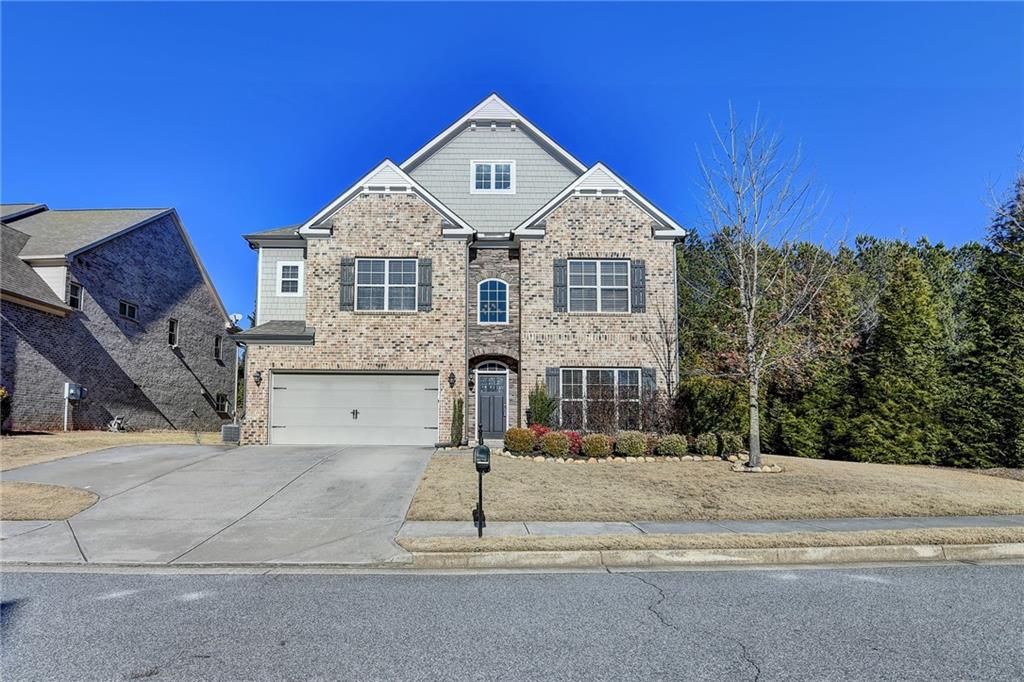 490 La Perla Drive, Sugar Hill, GA 30518