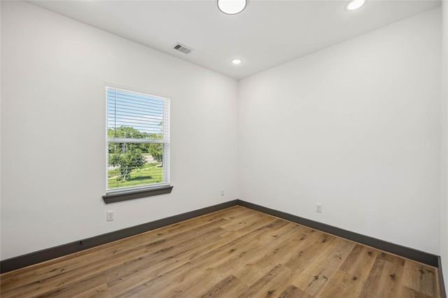 5620 Shreveport Drive B, Houston, TX 77028