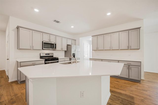 2424 Flank Skirt DR, Leander, TX 78641