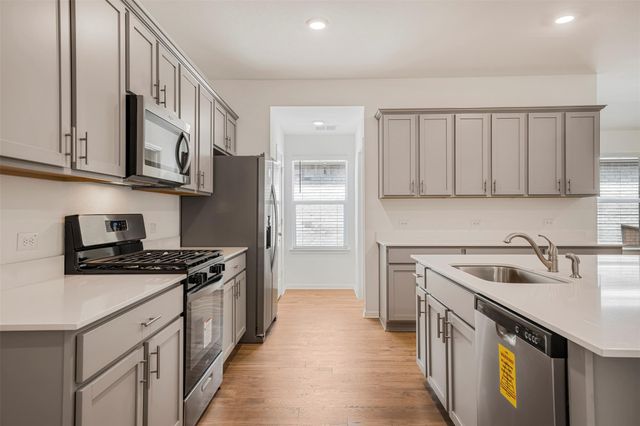 2424 Flank Skirt DR, Leander, TX 78641