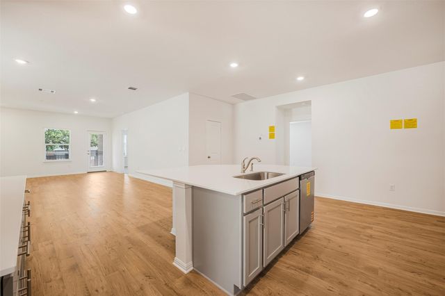 2424 Flank Skirt DR, Leander, TX 78641