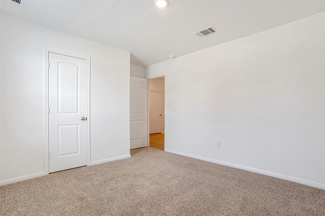 2424 Flank Skirt DR, Leander, TX 78641
