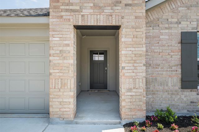 2424 Flank Skirt DR, Leander, TX 78641