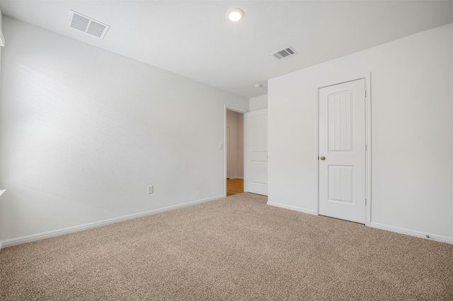 2424 Flank Skirt DR, Leander, TX 78641