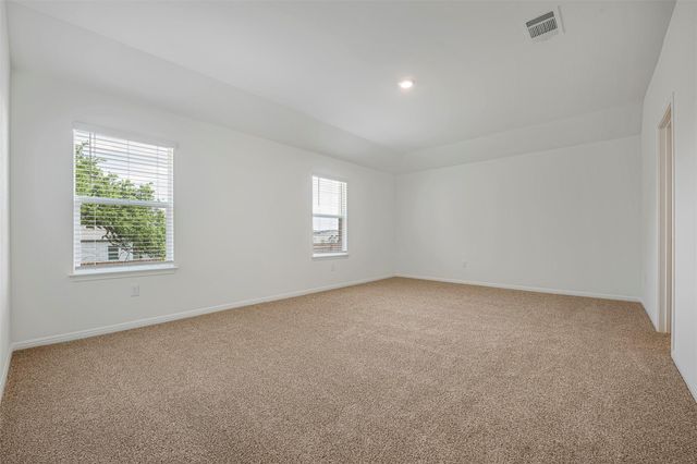 2424 Flank Skirt DR, Leander, TX 78641