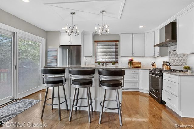 29640 Vista Court, Farmington Hills, MI 48331