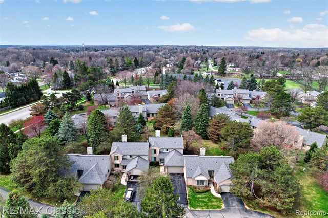 29640 Vista Court, Farmington Hills, MI 48331