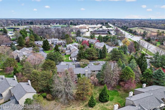 29640 Vista Court, Farmington Hills, MI 48331