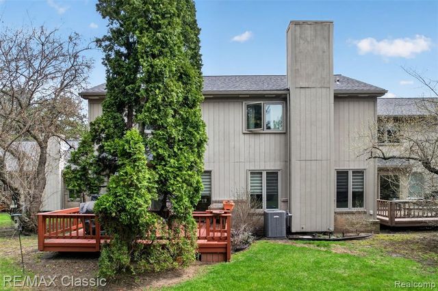 29640 Vista Court, Farmington Hills, MI 48331