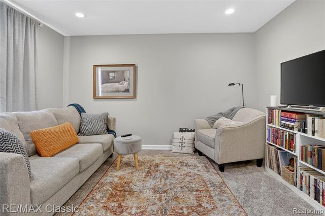 29640 Vista Court, Farmington Hills, MI 48331