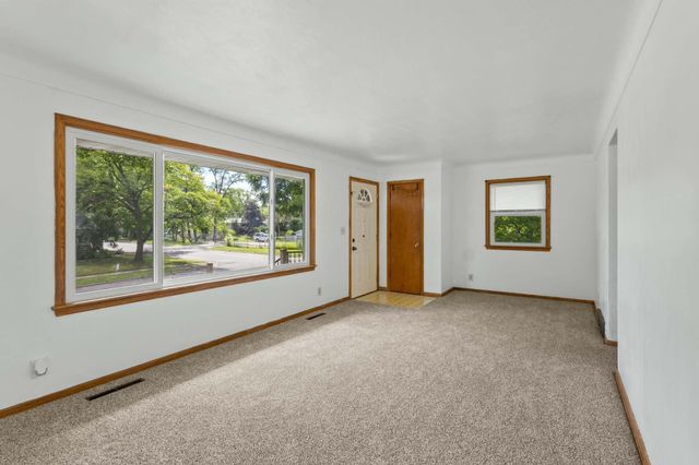 1145 Herbert Street, Saint Paul, MN 55106