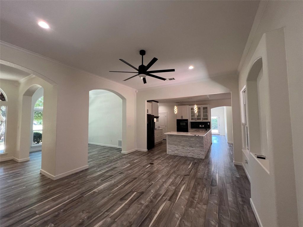 117 Cotton Rows LN, Taylor, TX 76574