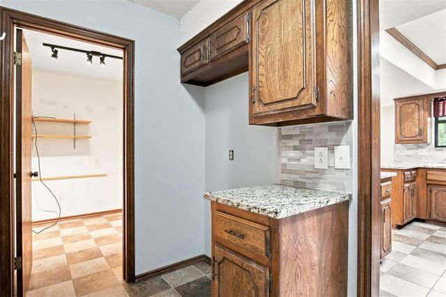 2412 Apple Way, Edmond, OK 73013